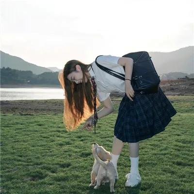 格纹衬衫